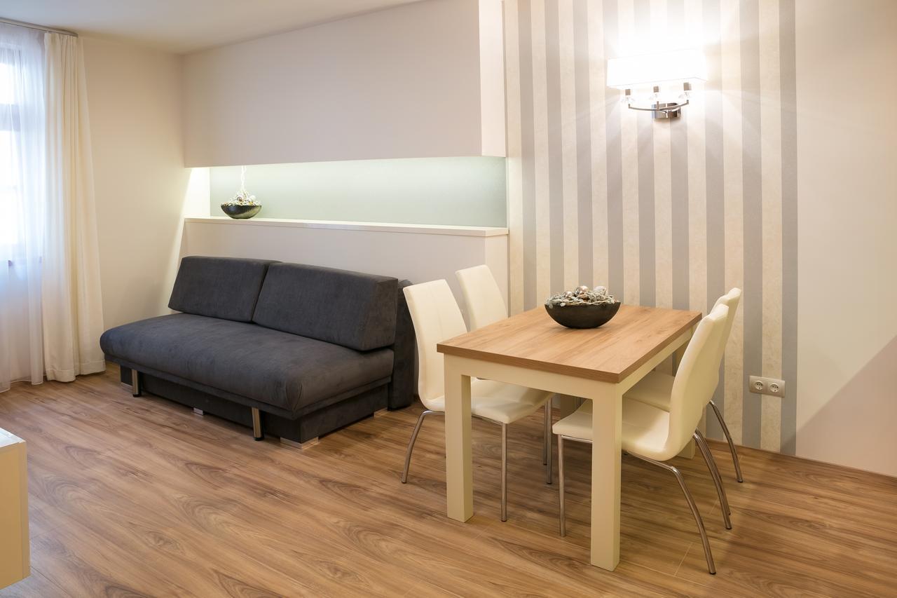 Foter Rezidencia 2 Aparthotel เยอร์ ภายนอก รูปภาพ