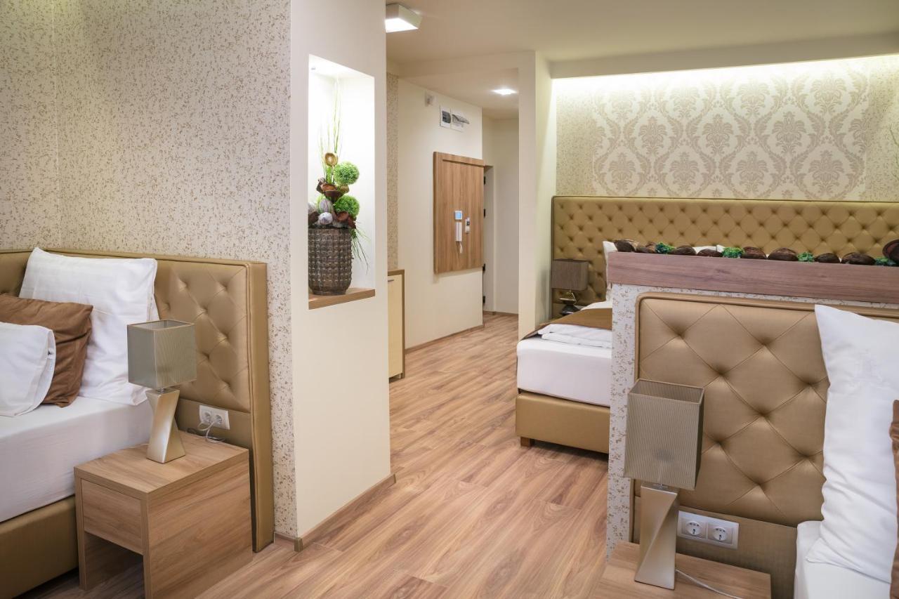 Foter Rezidencia 2 Aparthotel เยอร์ ภายนอก รูปภาพ