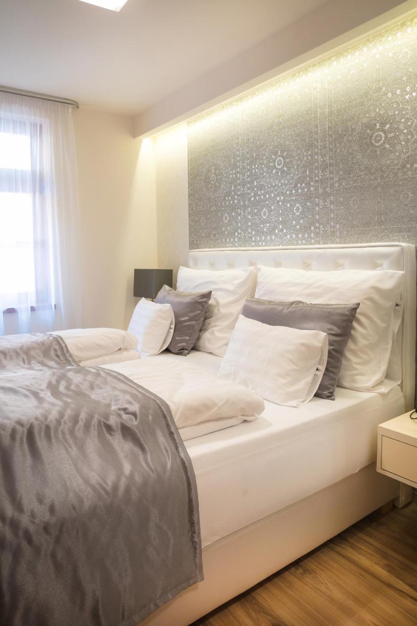 Foter Rezidencia 2 Aparthotel เยอร์ ภายนอก รูปภาพ
