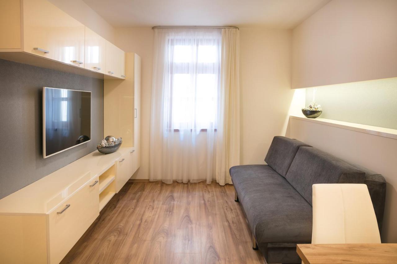Foter Rezidencia 2 Aparthotel เยอร์ ภายนอก รูปภาพ