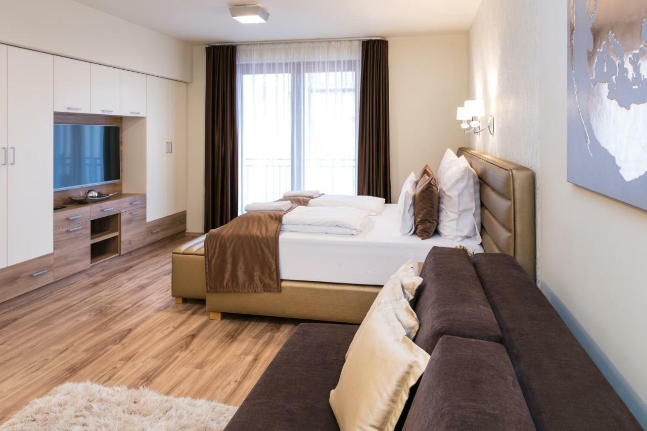 Foter Rezidencia 2 Aparthotel เยอร์ ภายนอก รูปภาพ