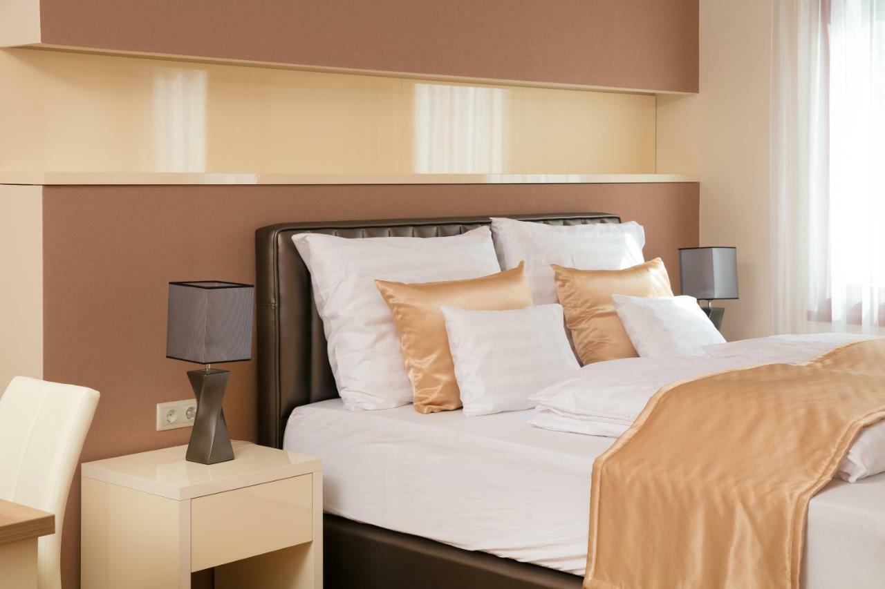 Foter Rezidencia 2 Aparthotel เยอร์ ภายนอก รูปภาพ