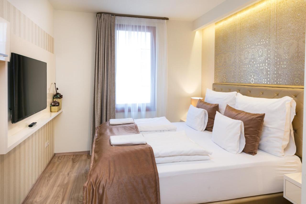 Foter Rezidencia 2 Aparthotel เยอร์ ภายนอก รูปภาพ