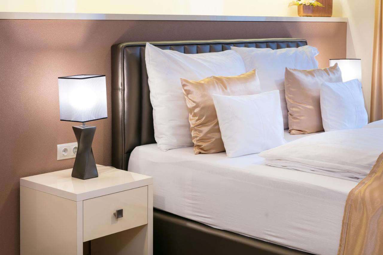 Foter Rezidencia 2 Aparthotel เยอร์ ภายนอก รูปภาพ