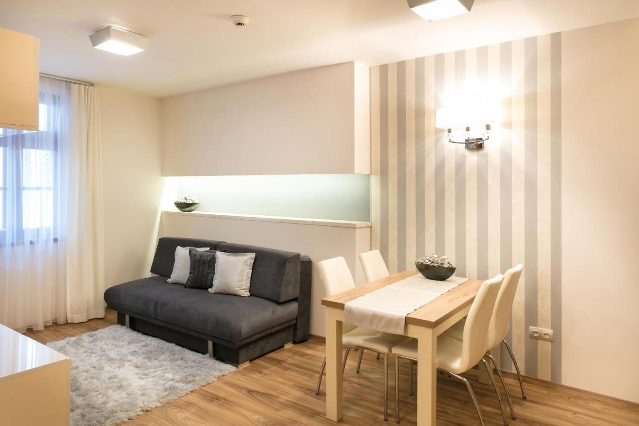Foter Rezidencia 2 Aparthotel เยอร์ ภายนอก รูปภาพ