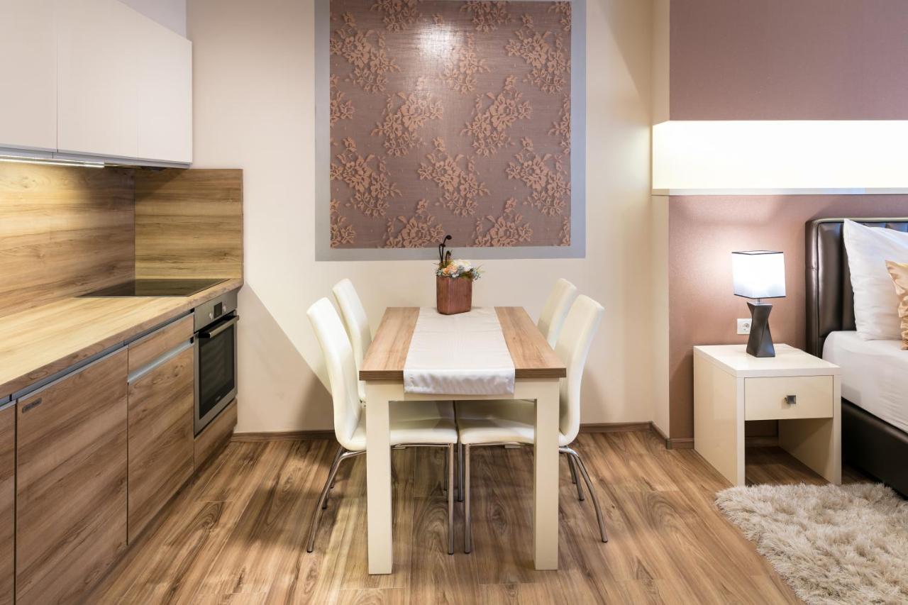 Foter Rezidencia 2 Aparthotel เยอร์ ภายนอก รูปภาพ