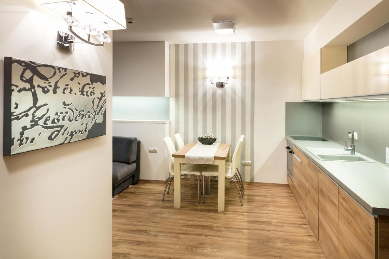 Foter Rezidencia 2 Aparthotel เยอร์ ภายนอก รูปภาพ
