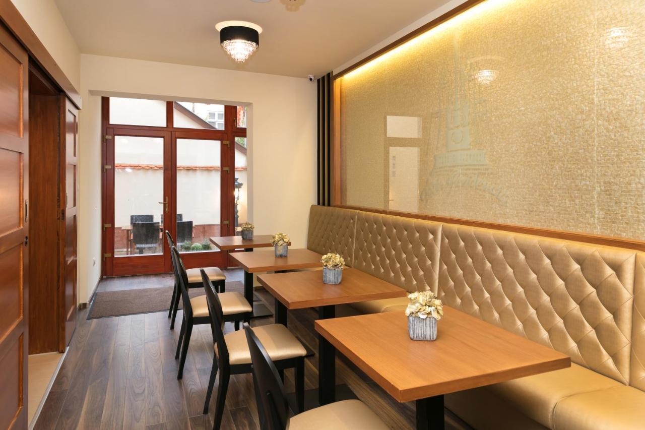 Foter Rezidencia 2 Aparthotel เยอร์ ภายนอก รูปภาพ